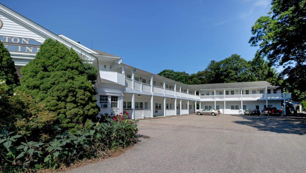 Hamilton Village Inn ノースキングスタウン エクステリア 写真