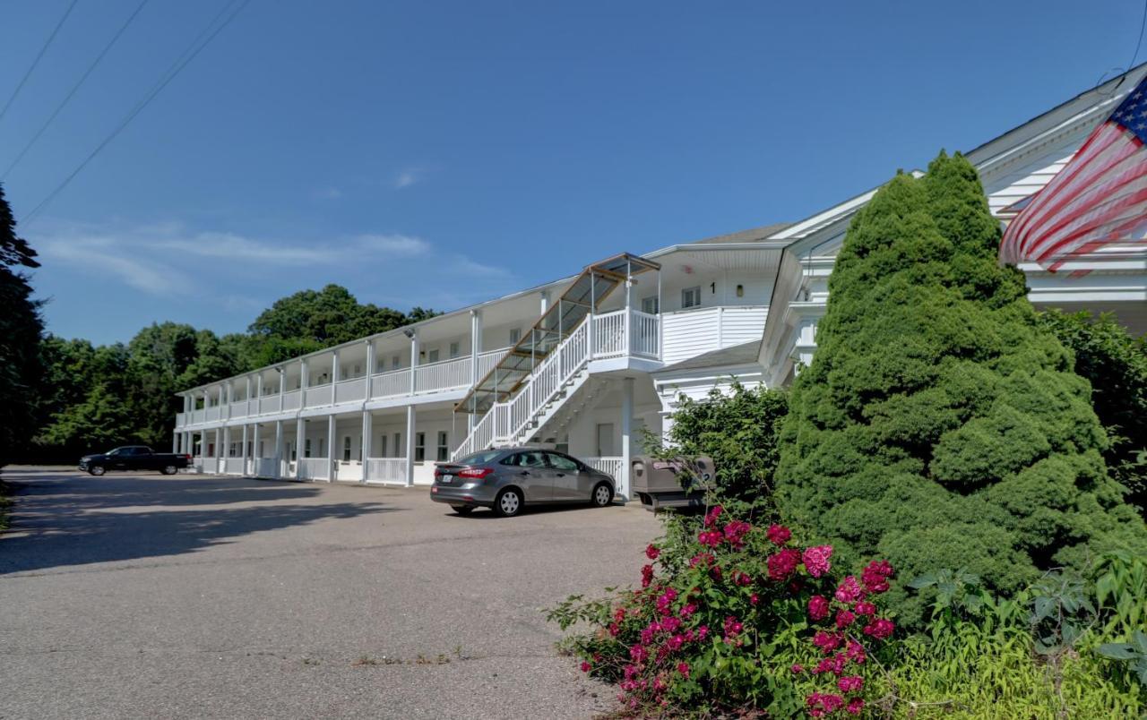 Hamilton Village Inn ノースキングスタウン エクステリア 写真
