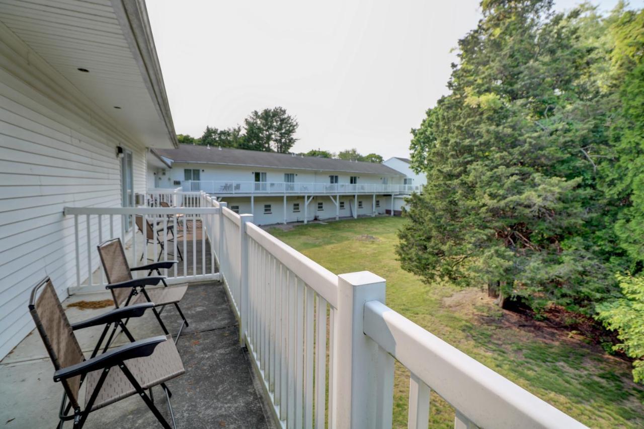 Hamilton Village Inn ノースキングスタウン エクステリア 写真