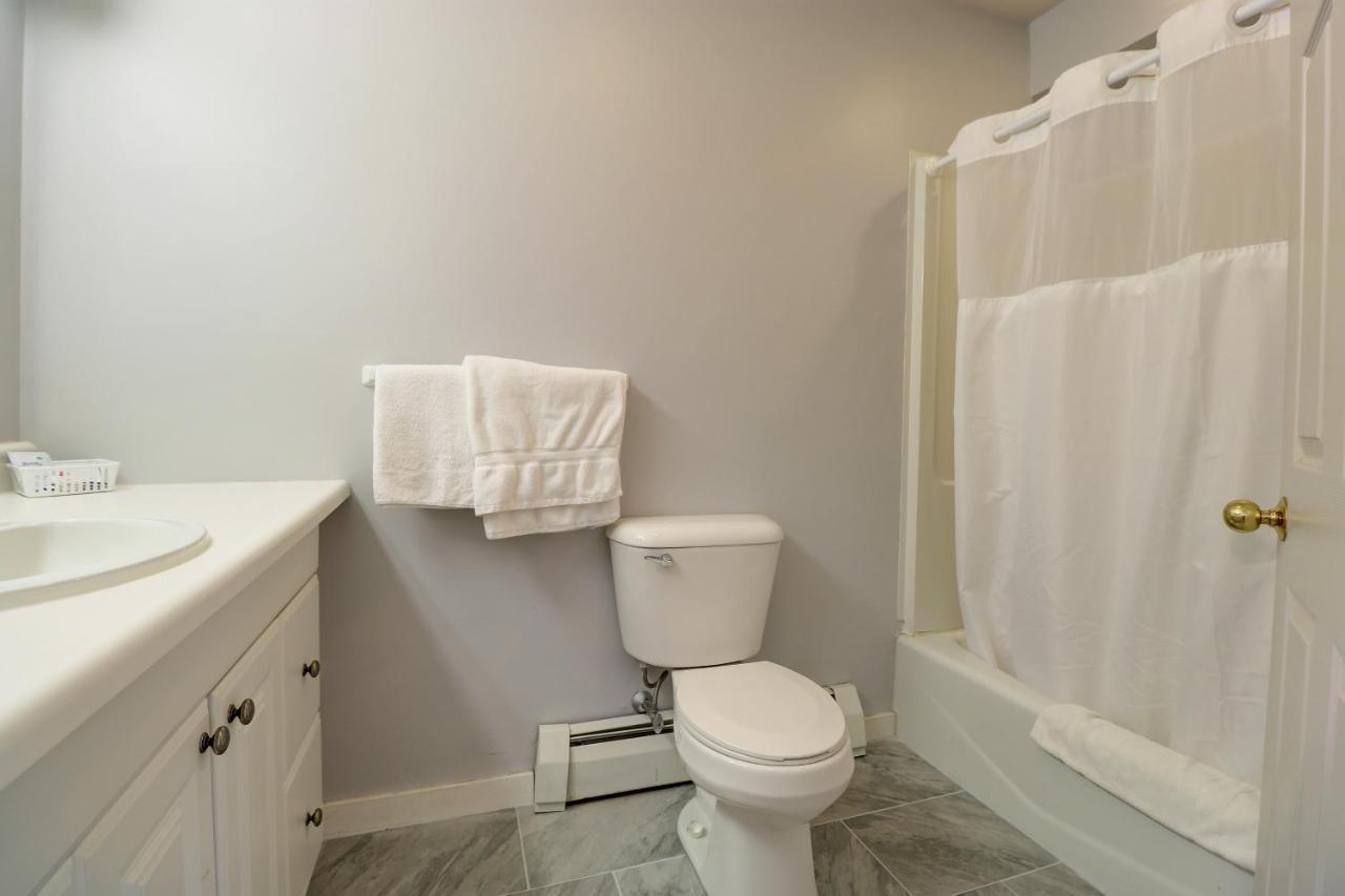 Hamilton Village Inn ノースキングスタウン エクステリア 写真
